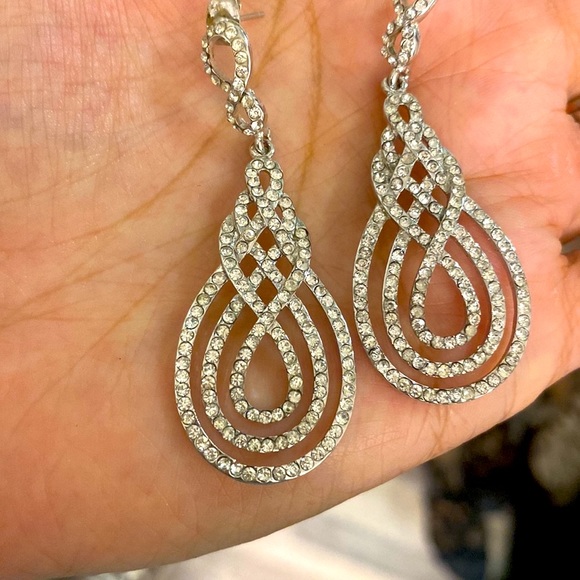 Jewelry - Silver Drop Earring